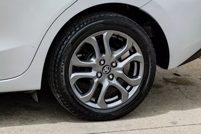 Vehicle image 52 of 54
