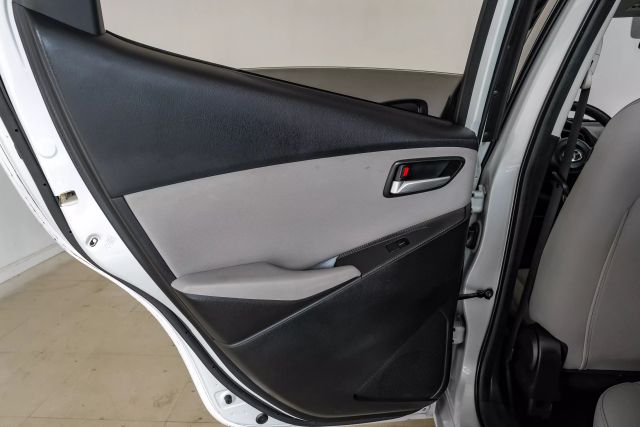 Vehicle image 41 of 54