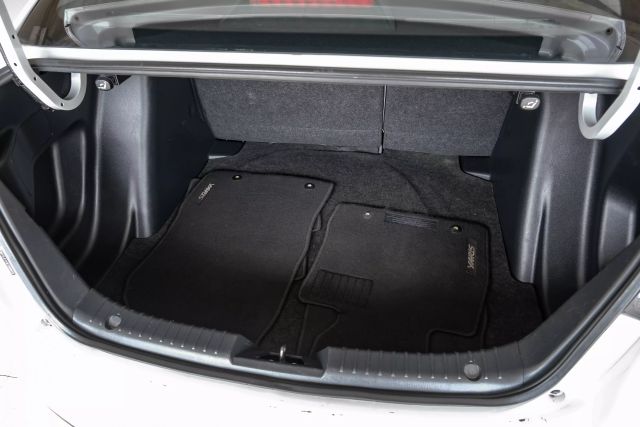 Vehicle image 47 of 54