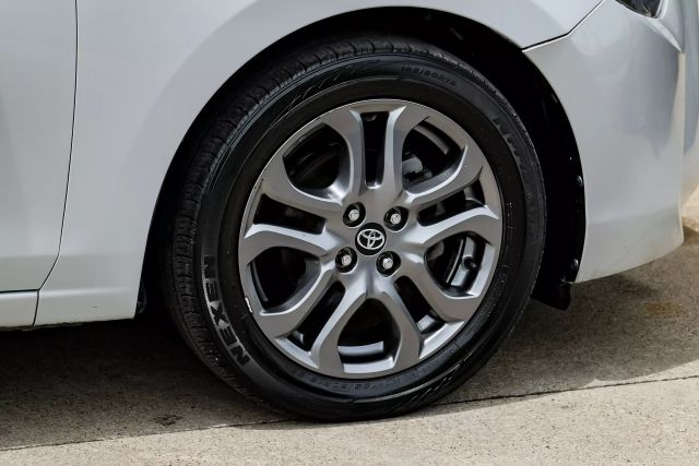 Vehicle image 50 of 54