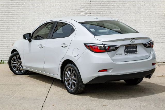 Vehicle image 9 of 54