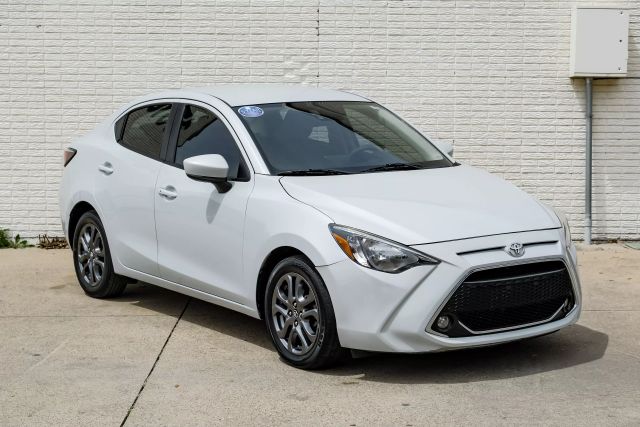 Vehicle image 4 of 54