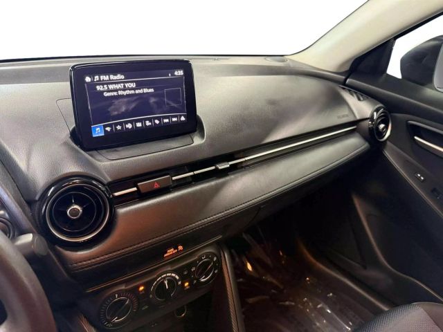 Vehicle image 20 of 21