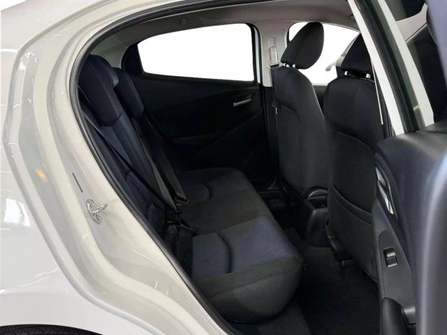 Vehicle image 16 of 21