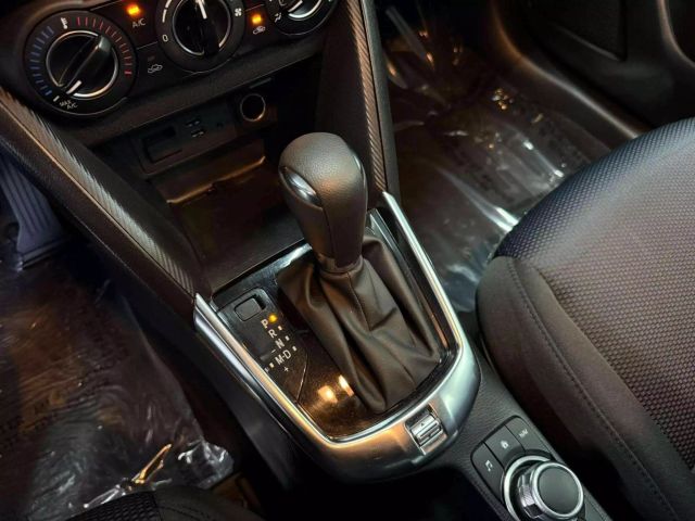 Vehicle image 19 of 21