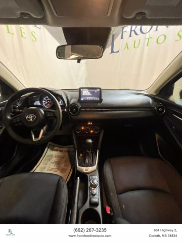 Vehicle image 13 of 21