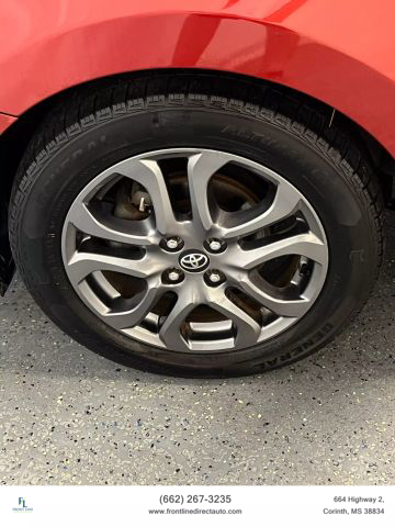 Vehicle image 10 of 21