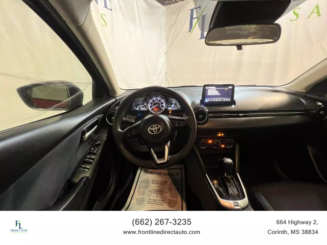 Vehicle image 14 of 21