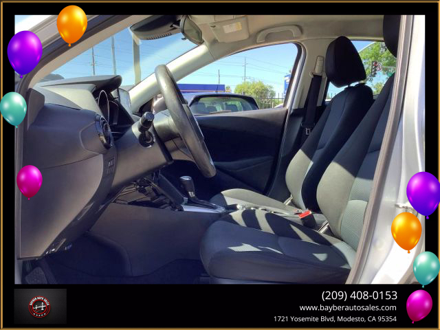 Vehicle image 17 of 34