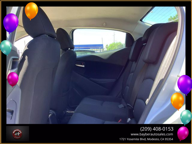 Vehicle image 19 of 34