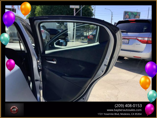 Vehicle image 29 of 34