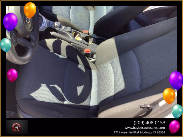 Vehicle image 22 of 34