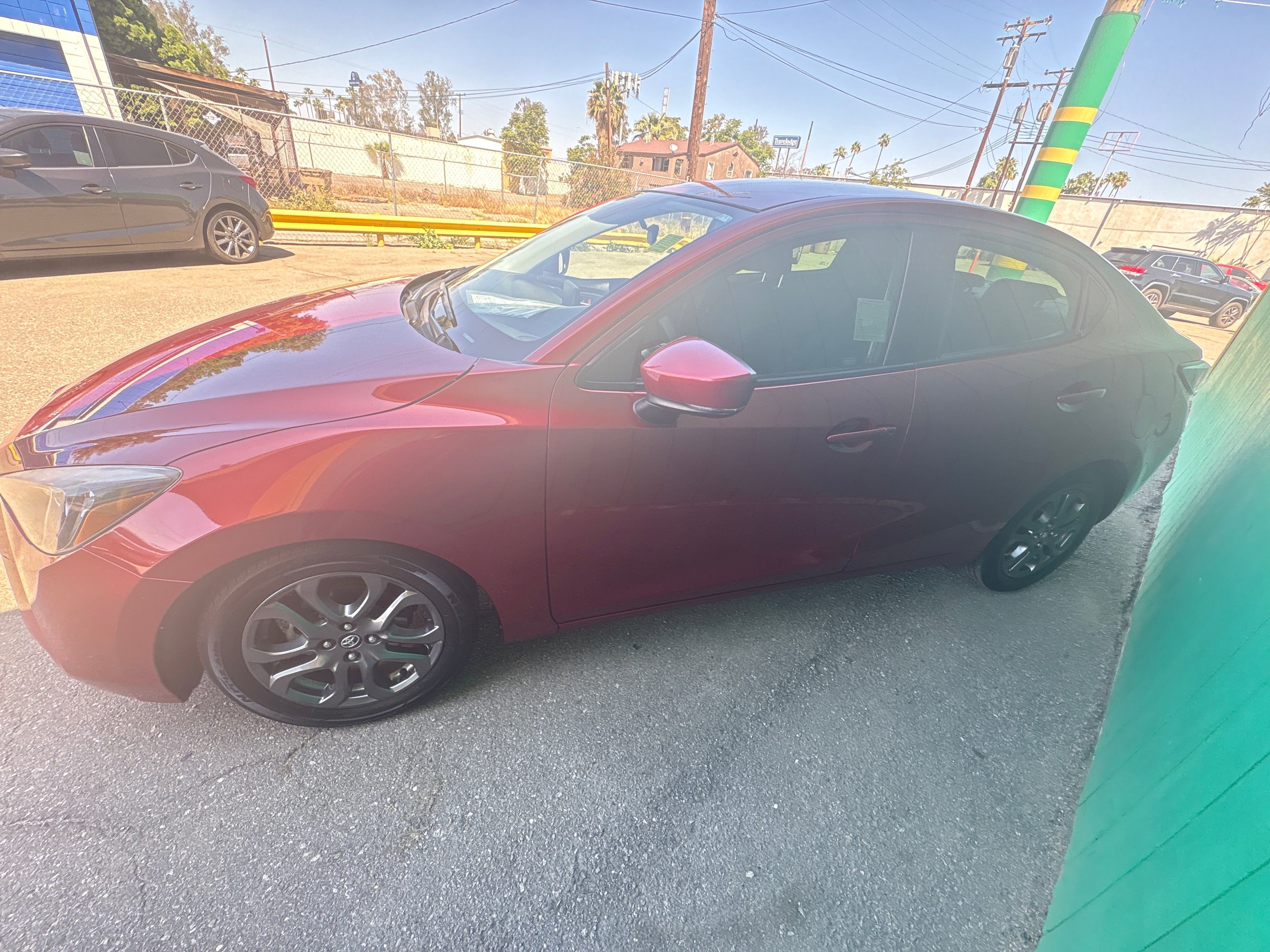Vehicle image 8 of 10