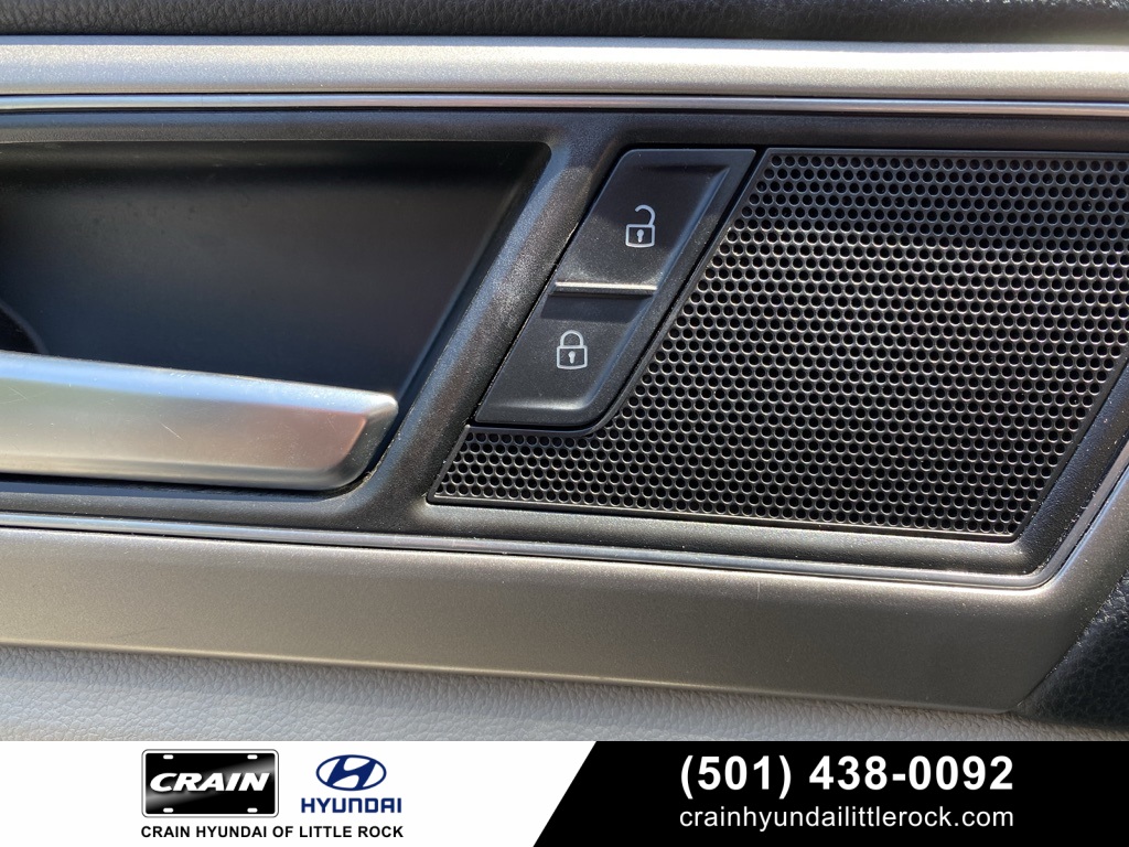 2019 Volkswagen Atlas 2.0T SE Image 11 of 39