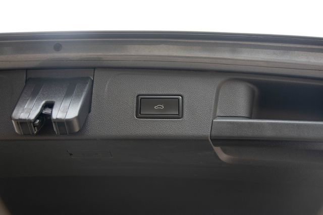 2019 Volkswagen Atlas 2.0T SE Technology Image 14 of 37
