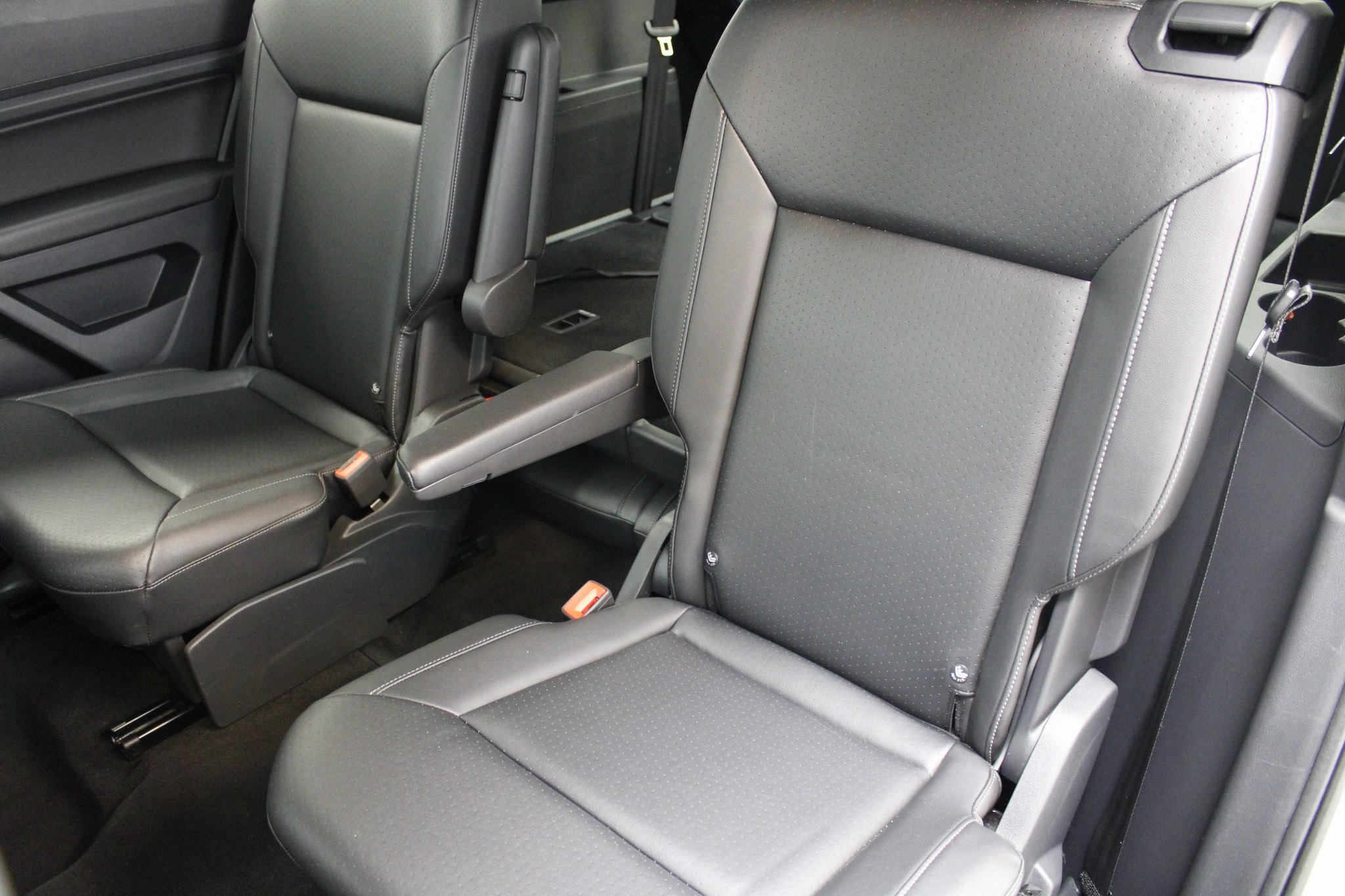 2019 Volkswagen Atlas 3.6L V6 SE Technology Image 16 of 43
