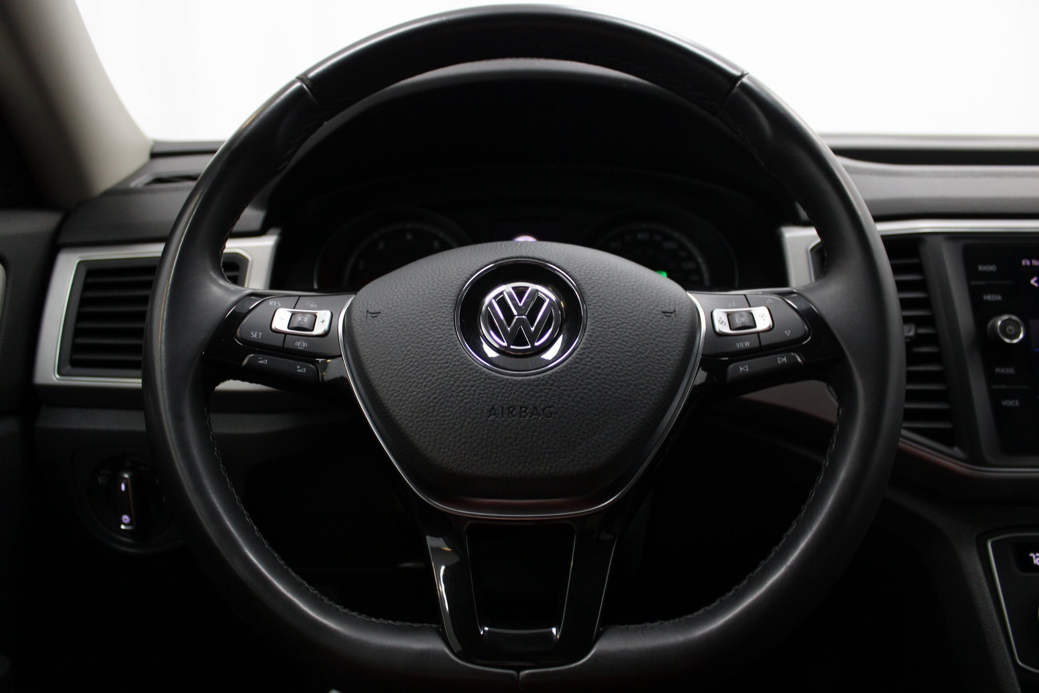 2019 Volkswagen Atlas 3.6L V6 SE Technology Image 34 of 43