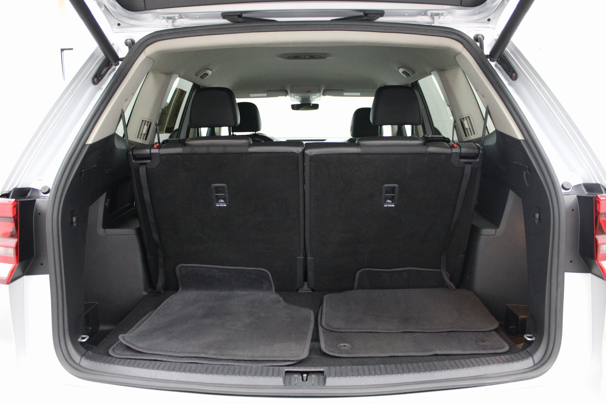 2019 Volkswagen Atlas 3.6L V6 SE Technology Image 8 of 43