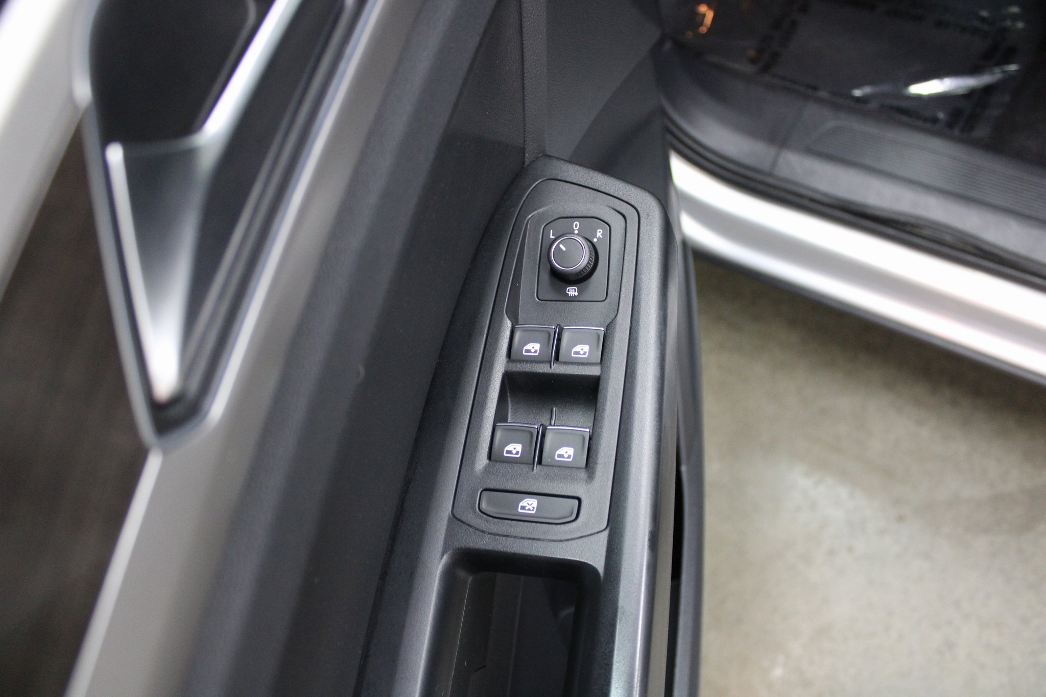 2019 Volkswagen Atlas 3.6L V6 SE Technology Image 40 of 43