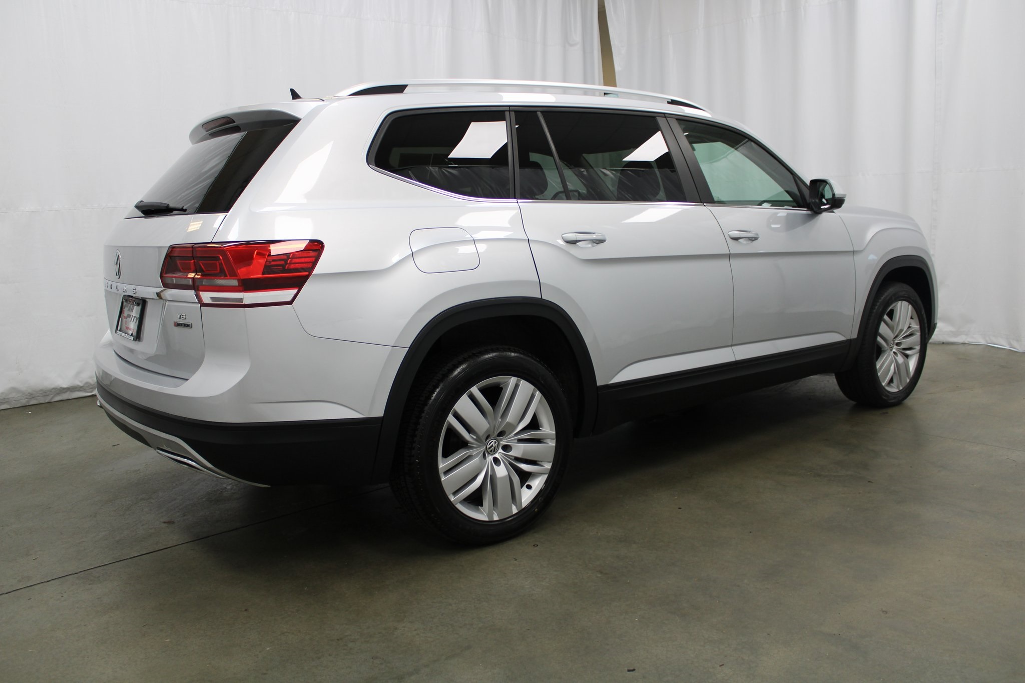 2019 Volkswagen Atlas 3.6L V6 SE Technology Image 4 of 43