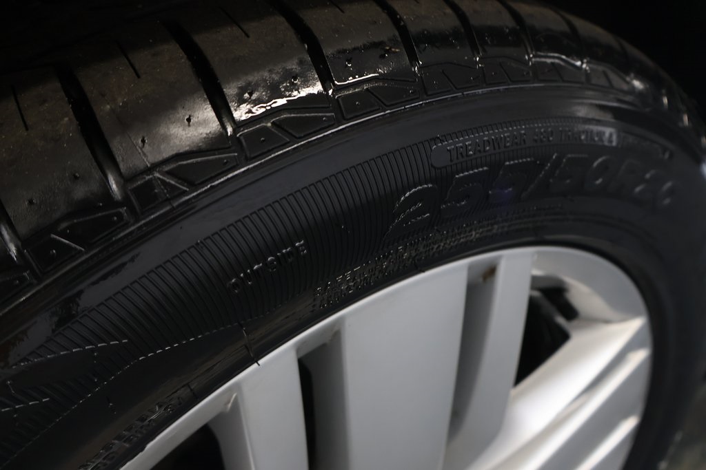 Vehicle image 16 of 49