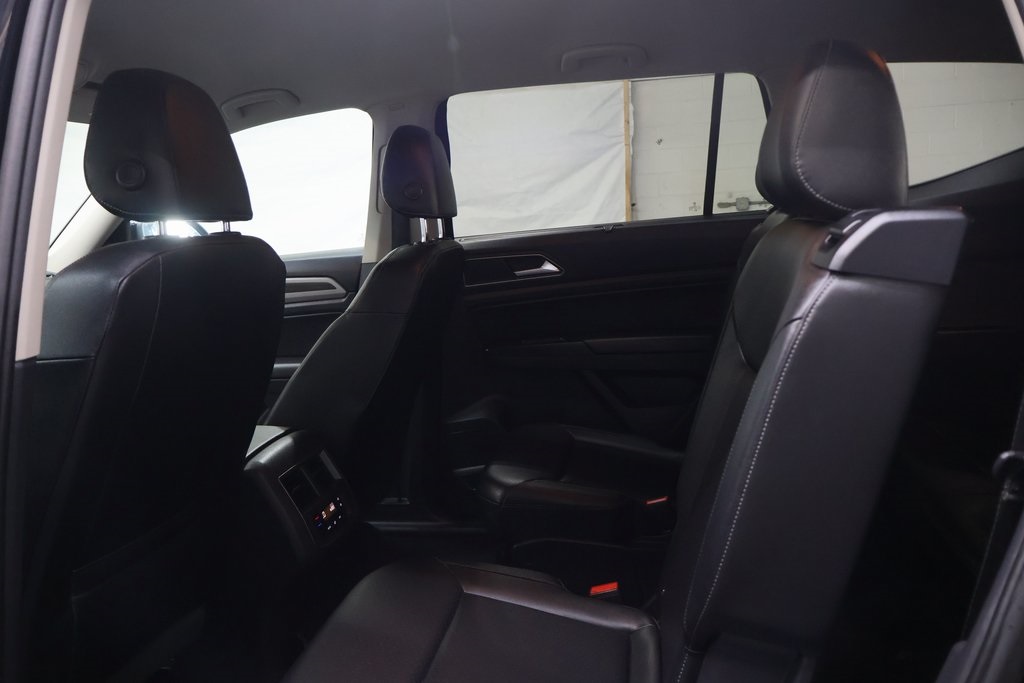 Vehicle image 19 of 49