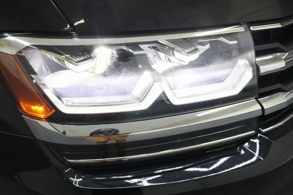 Vehicle image 46 of 49