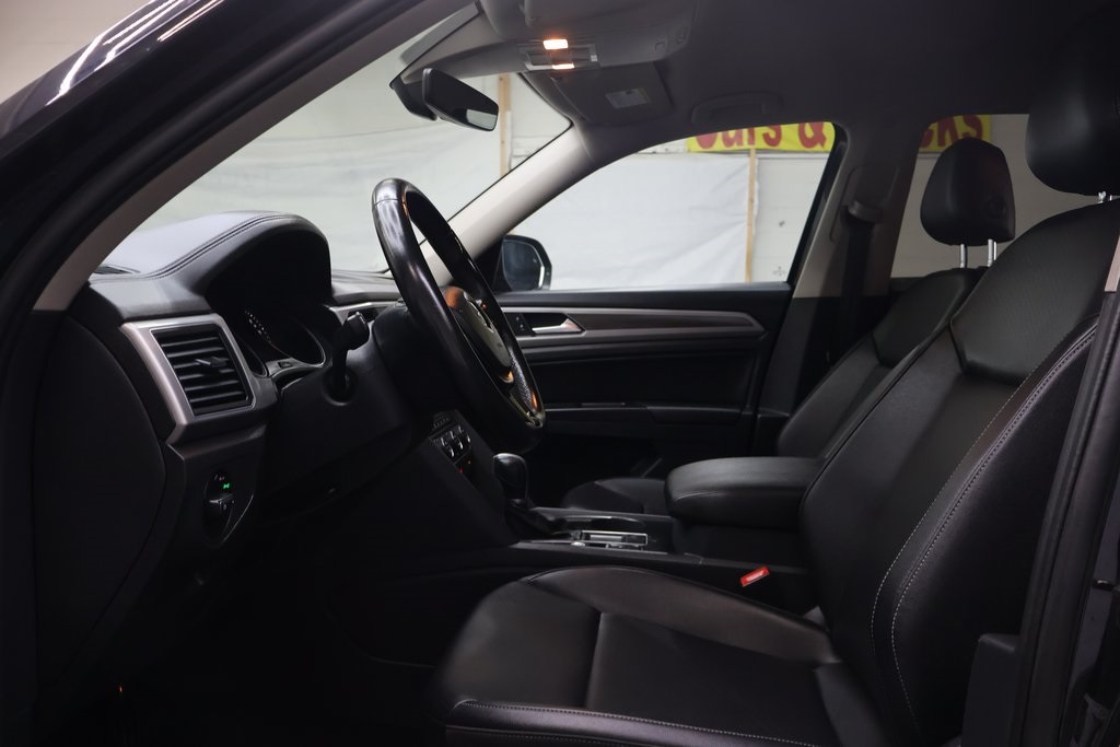 Vehicle image 22 of 49
