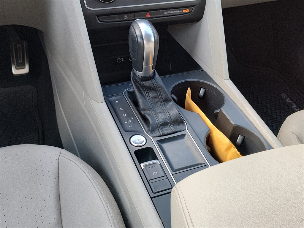 2019 Volkswagen Atlas 3.6L V6 SE Technology R-Line Image 23 of 34