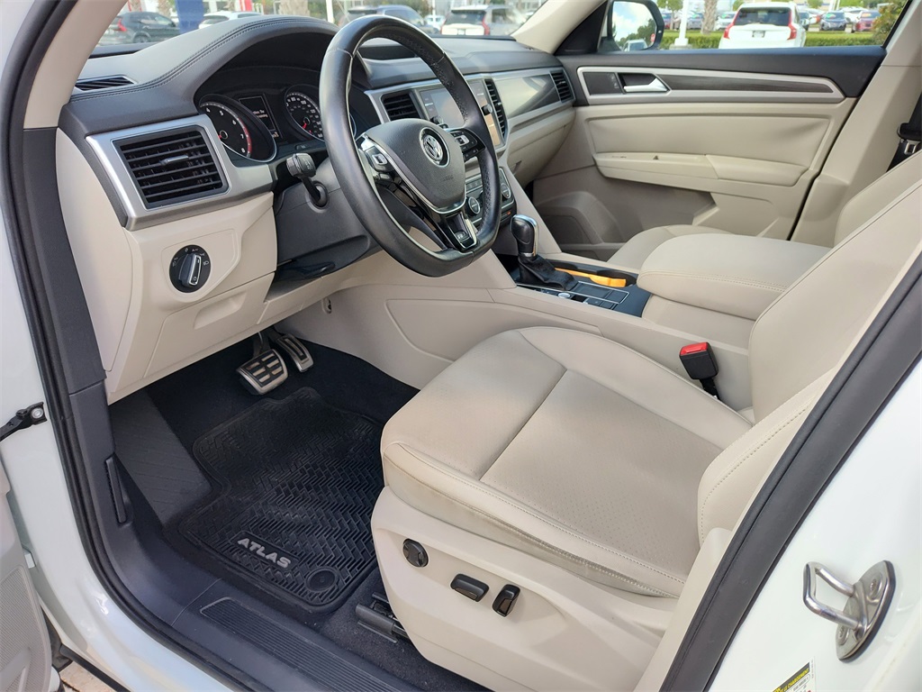 2019 Volkswagen Atlas 3.6L V6 SE Technology R-Line Image 18 of 34