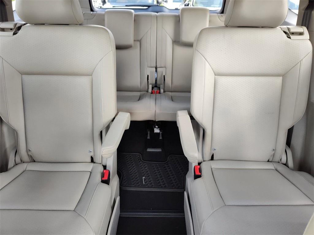 2019 Volkswagen Atlas 3.6L V6 SE Technology R-Line Image 15 of 34
