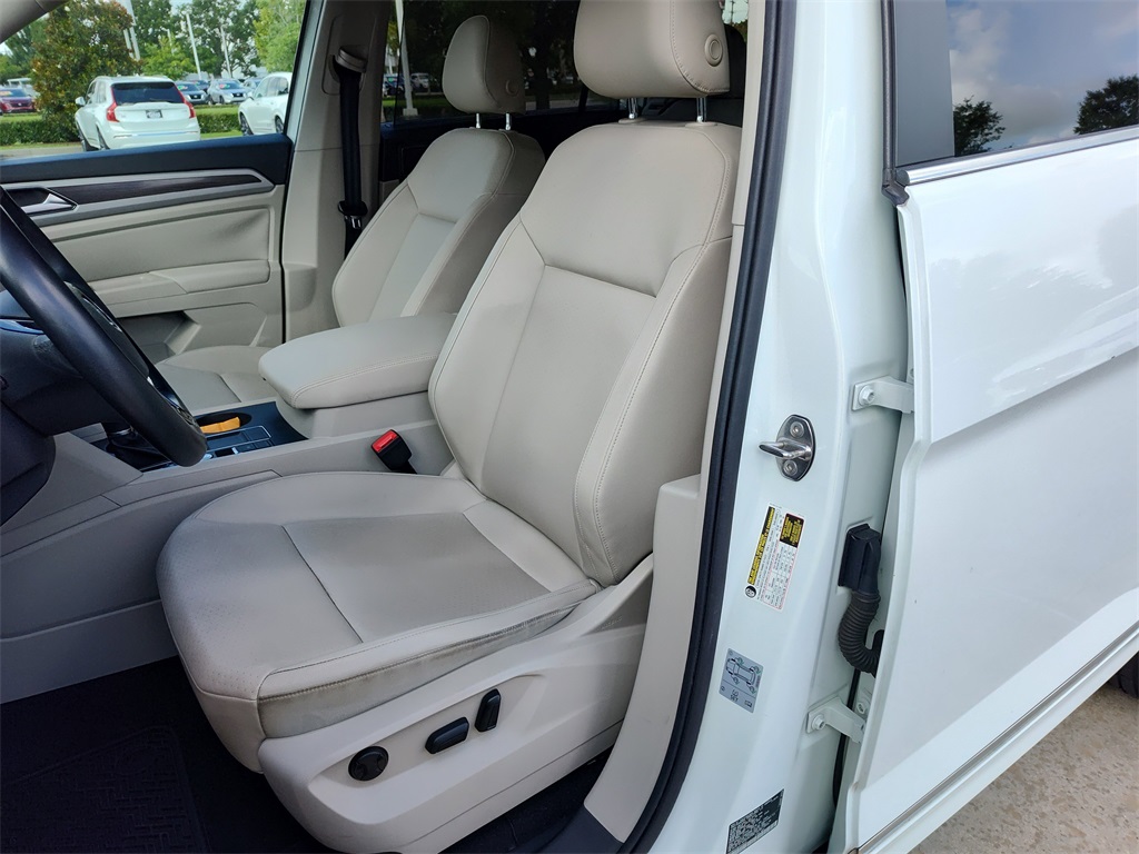 2019 Volkswagen Atlas 3.6L V6 SE Technology R-Line Image 14 of 34