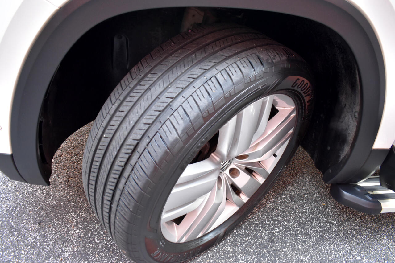 2019 Volkswagen Atlas 3.6L V6 SEL Premium Image 11 of 64