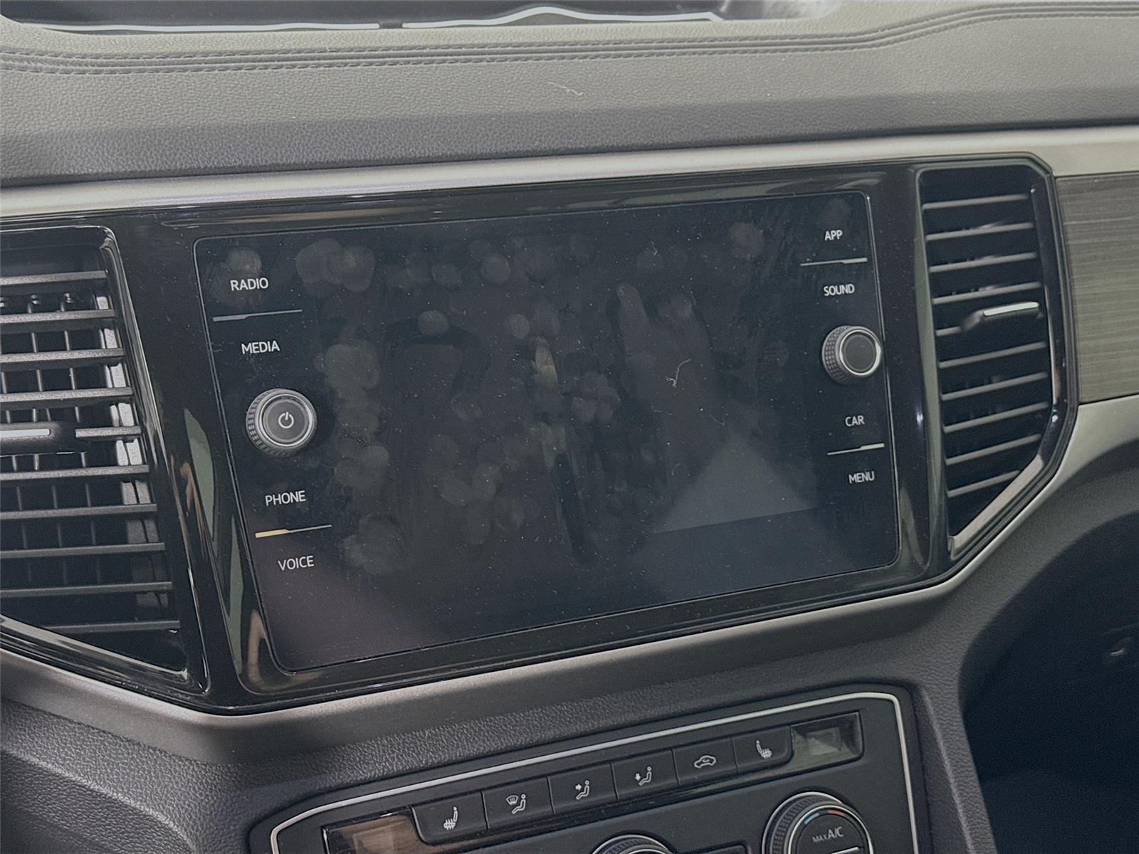 Vehicle image 15 of 18