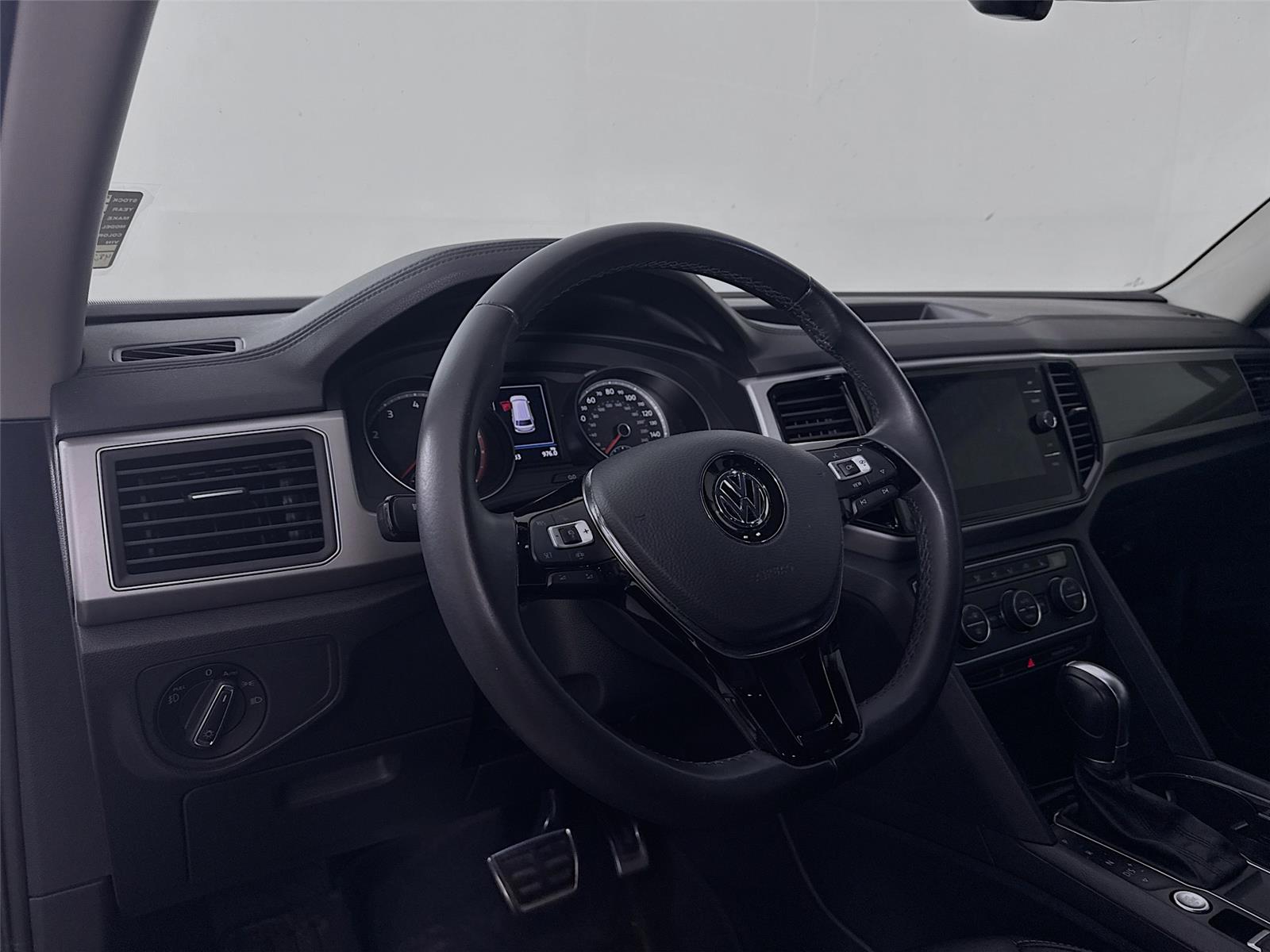 Vehicle image 11 of 18