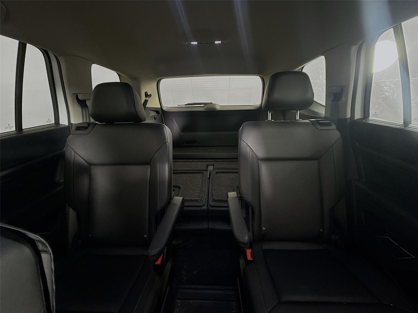 Vehicle image 10 of 18