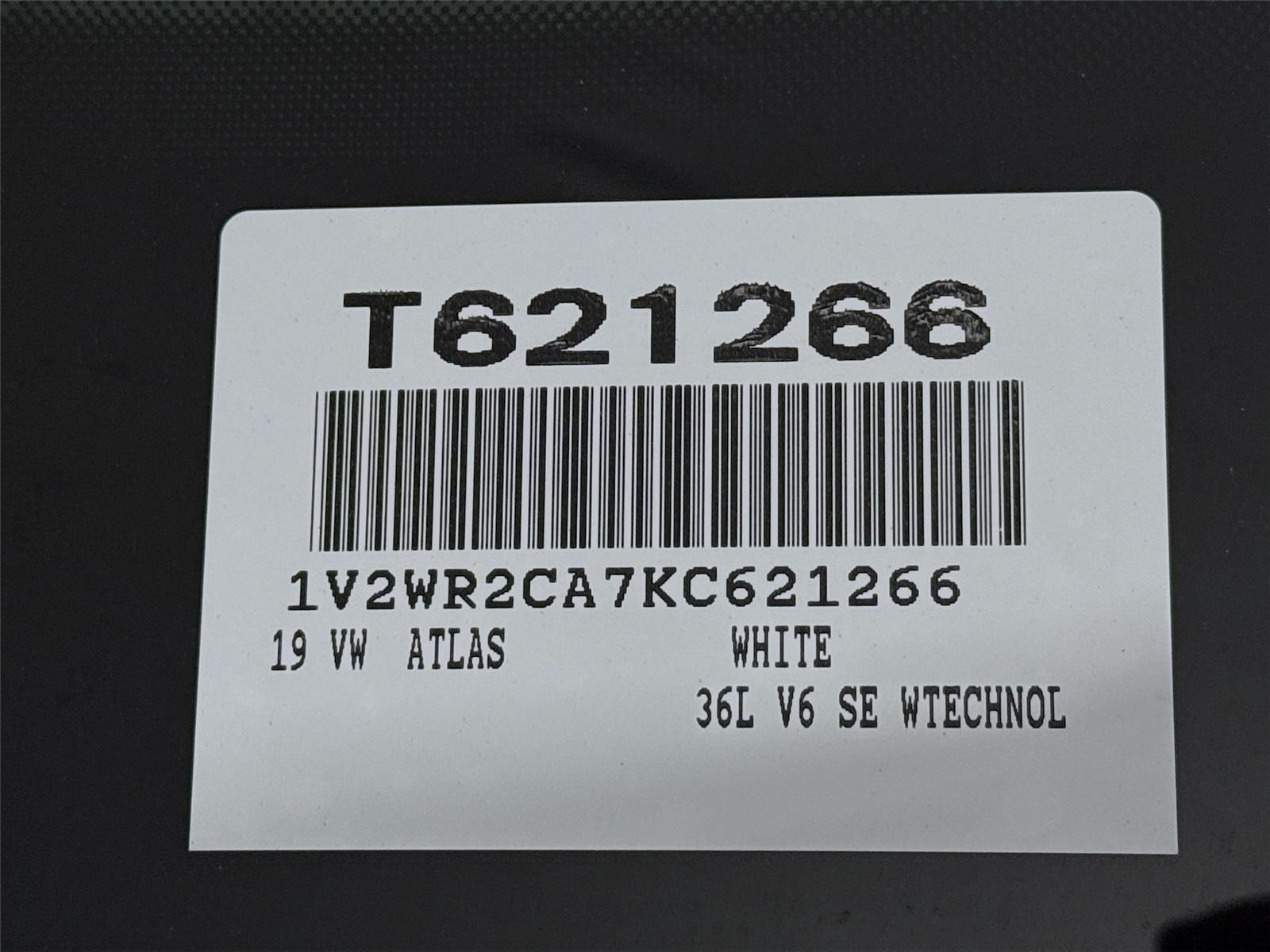 Vehicle image 17 of 18