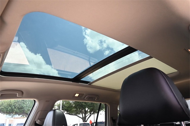 Vehicle image 14 of 31