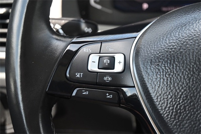 Vehicle image 24 of 31
