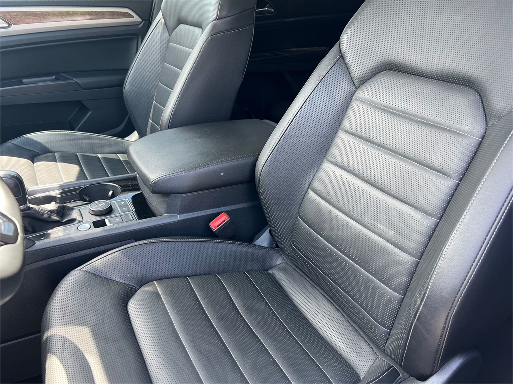 Vehicle image 14 of 34