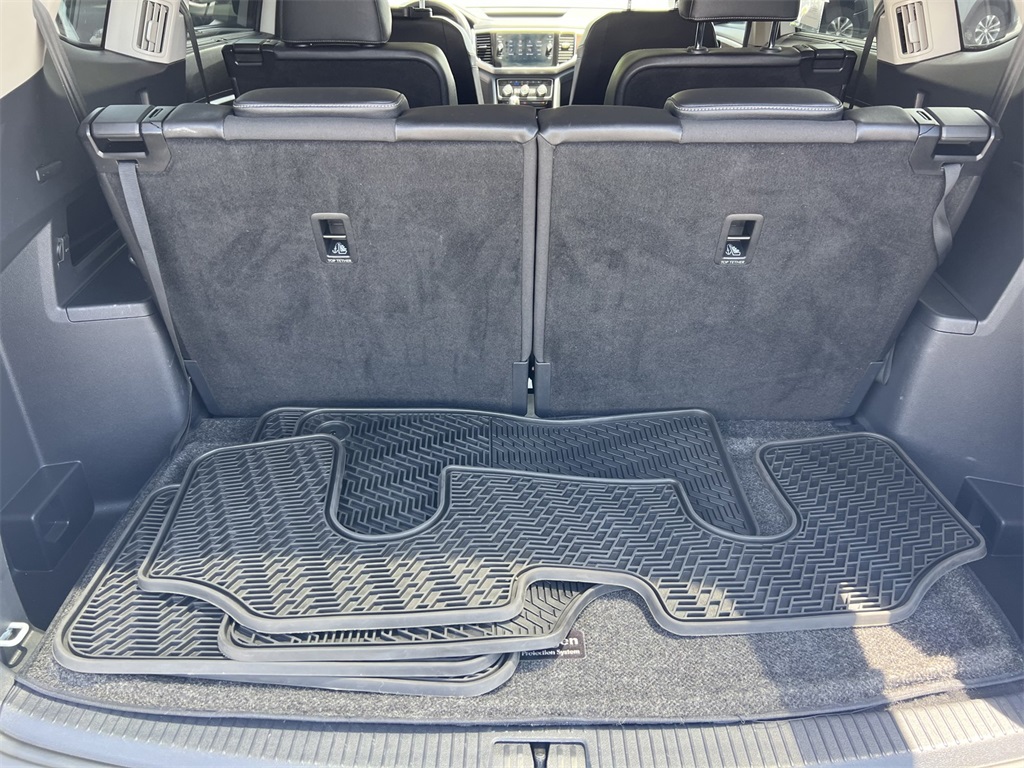 Vehicle image 9 of 34