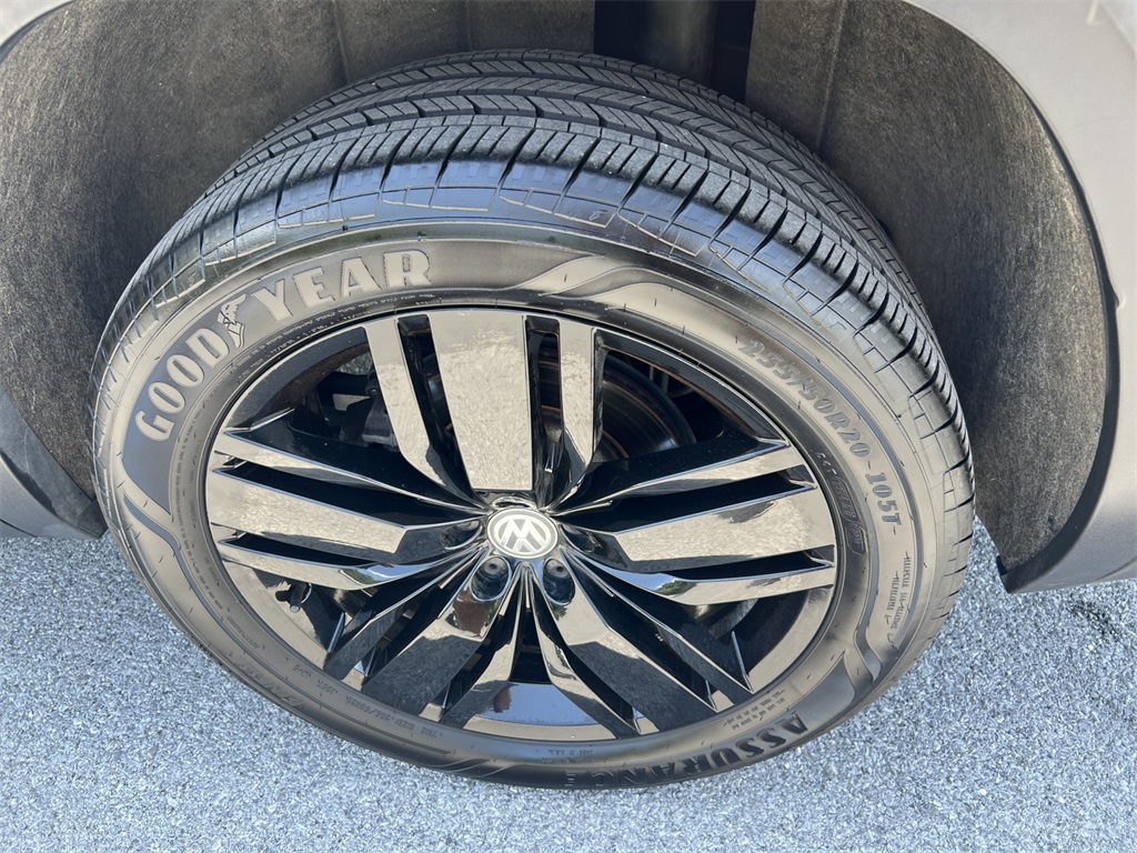 Vehicle image 8 of 34