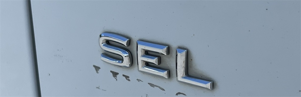Vehicle image 25 of 34