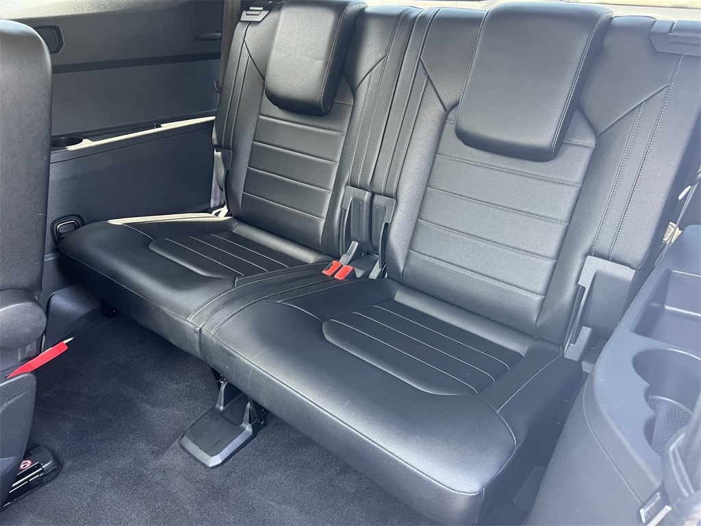 Vehicle image 12 of 34