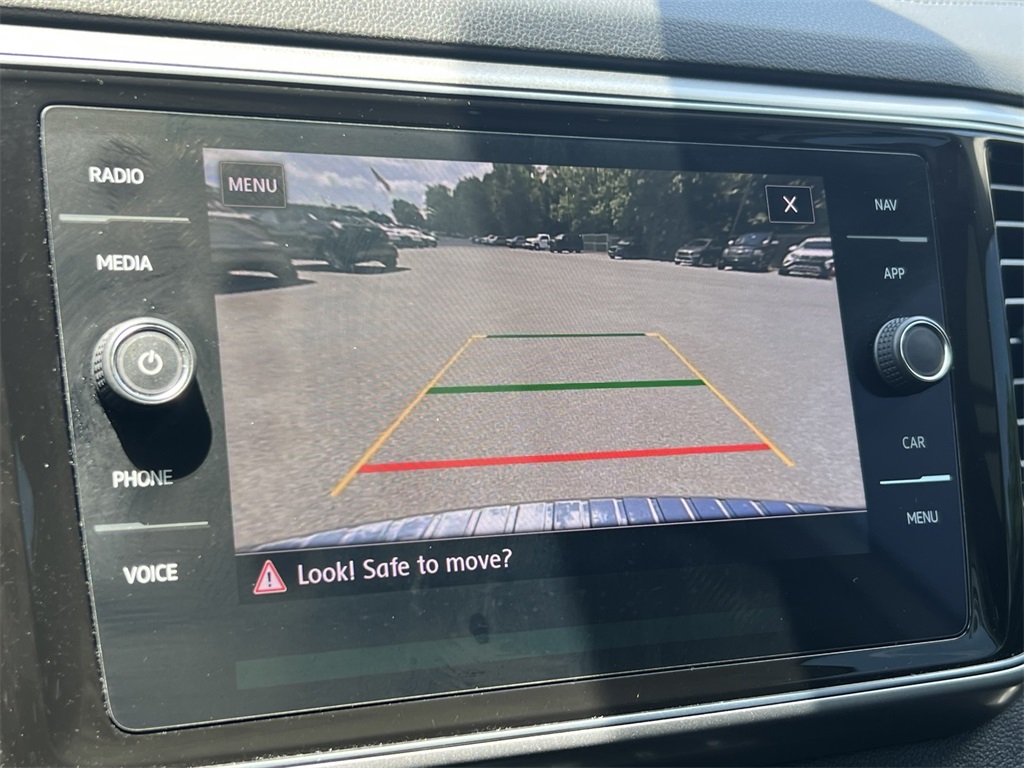 Vehicle image 20 of 34