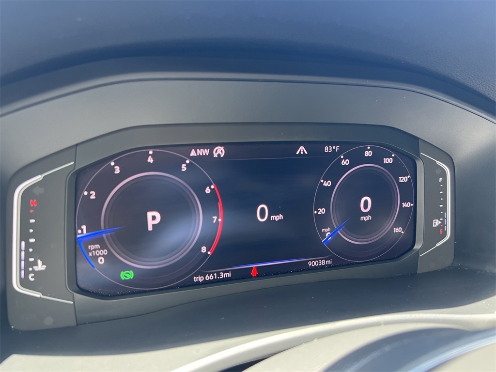 Vehicle image 18 of 34