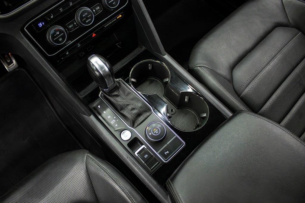 2019 Volkswagen Atlas 3.6L V6 SEL Premium Image 28 of 44