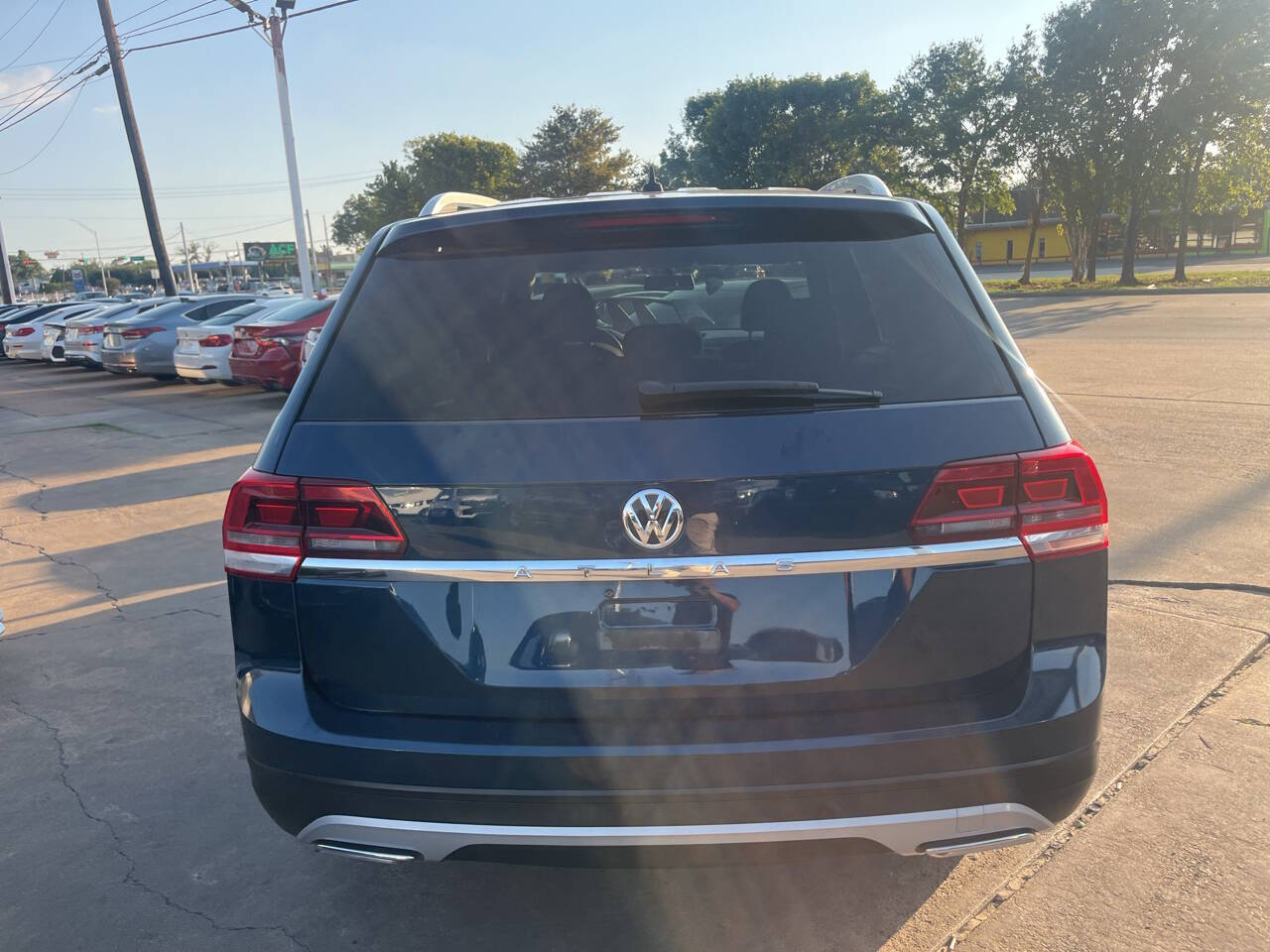 2019 Volkswagen Atlas 2.0T S Image 4 of 18