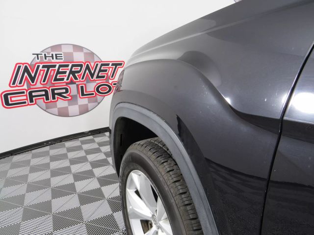 Vehicle image 25 of 48