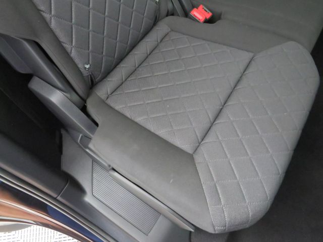 Vehicle image 37 of 48